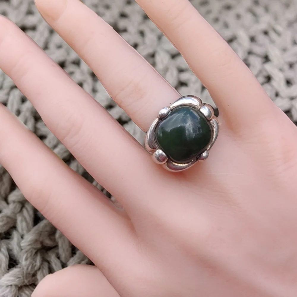 Vintage Heavy Sterling Silver Jade Ring - Picture 2 of 8
